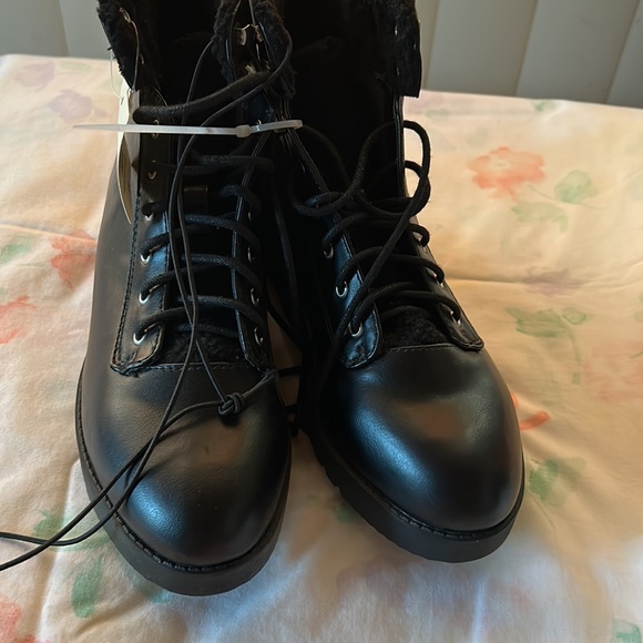 Boots - Picture 8 of 8